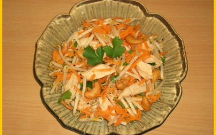 Salade de soja, poulet et noix de cajou - biscottine