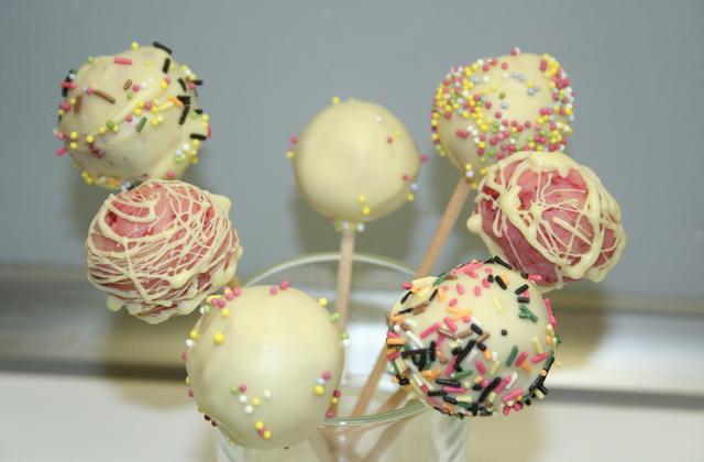 Cake pops citron et framboises - Photo par Cooking Mumu.com