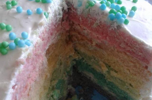 Rainbow Cake économique - Photo par la cuisine de doudou