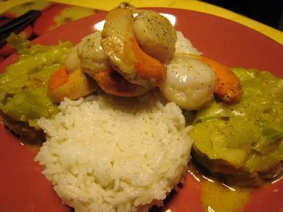 Noix de Saint-Jacques, fondue de poireaux au curry - Photo par LEVEQUE