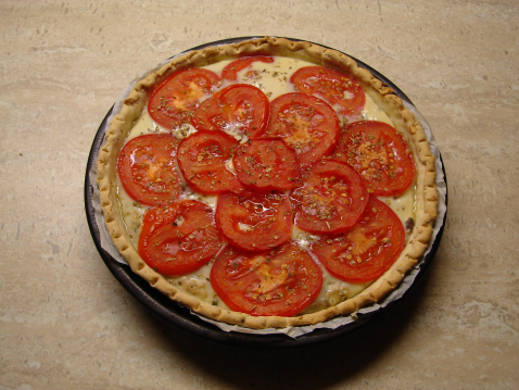 Tarte toute simple au thon et tomates - Photo par corinniN