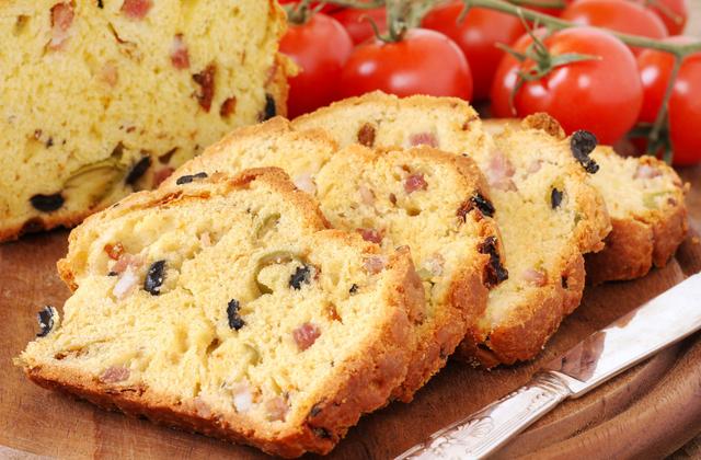 Cake aux deux olives et lardons - Photo par Chef Christophe