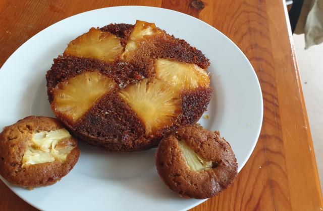 Gâteau renversé ananas/kiwi - Photo par Marie-Rose Dominguès