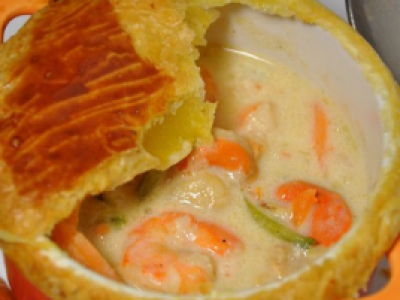 Fricassée de la mer à la cancoillotte en cocotte feuilletée - Photo par lucile00