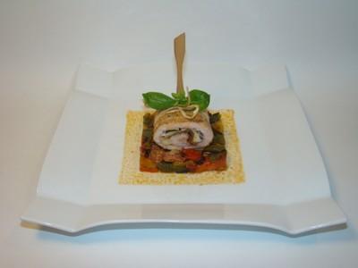 Saltimbocca de dinde, mozzarella, basilic et tomate séchée, et poivrons grillés aux herbes de Provence - Photo par Sandrine Baumann