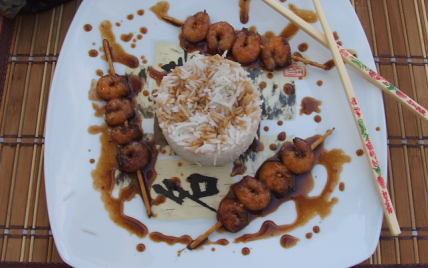 Brochettes de crevettes laquées - Photo par shogun