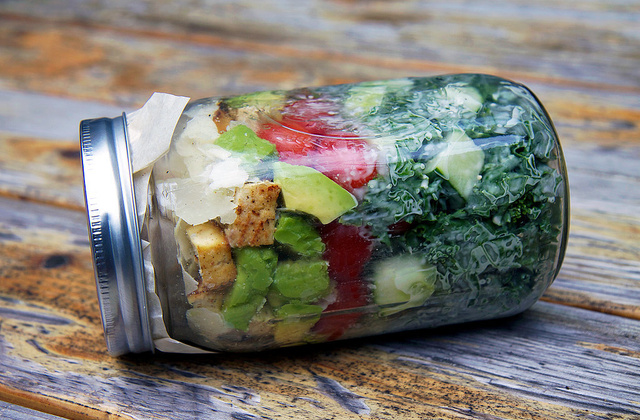Ces salades en bocaux Mason Jar qui font fureur aux USA : vous connaissez ?