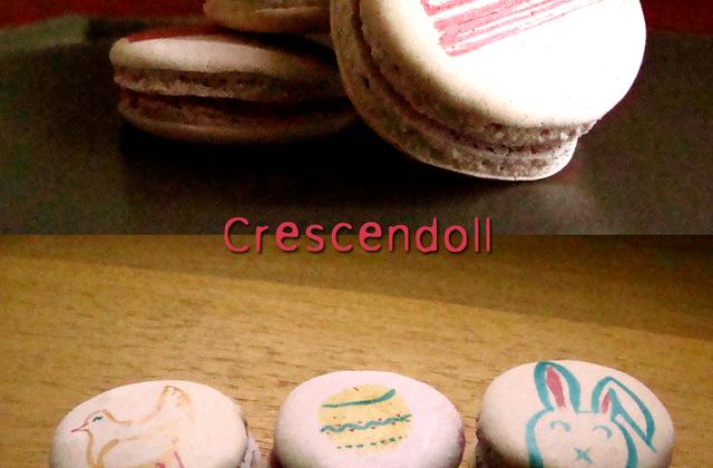 Macarons décorés de Pâques à la framboise et au chocolat blanc - Photo par crescendoll