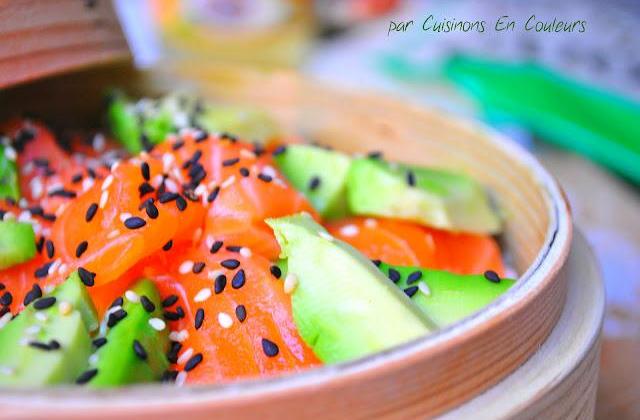 Chirashizushi, la version simplifiée au Saumon de Norvège et à l'avocat - Photo par CuisinonsEnCouleurs