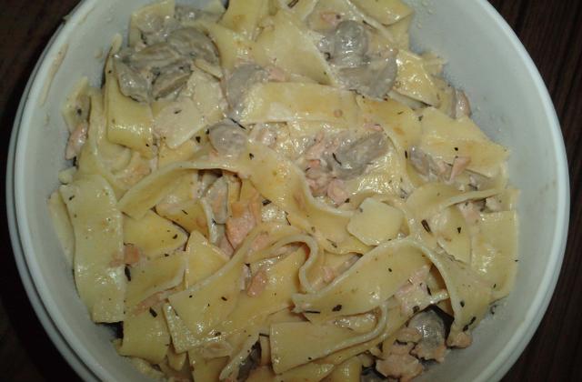Tagliatelles au saumon et champignons - Photo par mariamlk