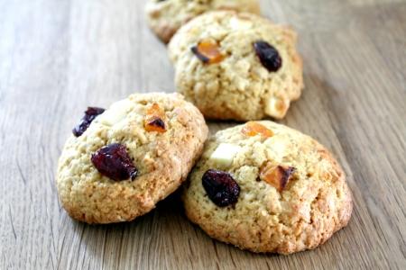 Cookies abricots, cranberries et chocolat blanc - Photo par chouya