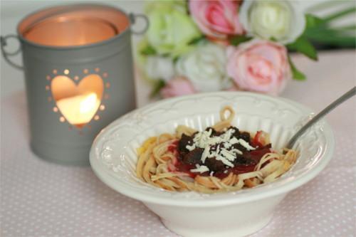 Spaghettis de crêpes à la bolognaise de fraises et brownie - Sabrina_Zekitchounette