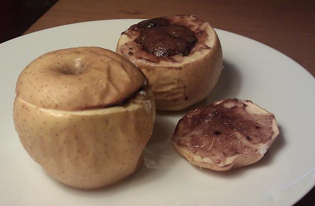Pommes au four au chocolat - Photo par ojhwan