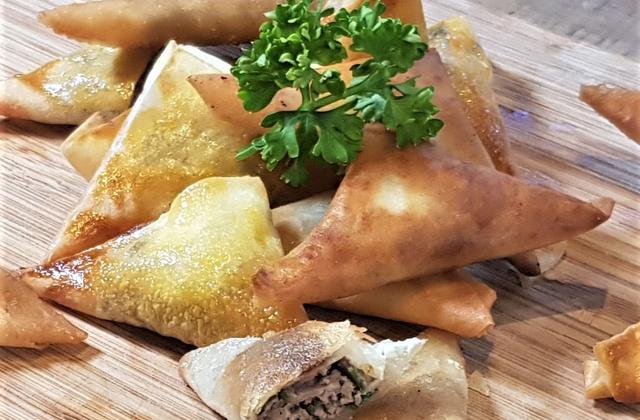 Samossa au bœuf et fromage - Photo par shikuhakku gastronomie