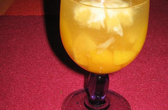 Sangria blanche rafraîchissante - Photo par La Petite Mu