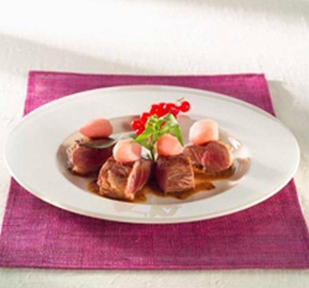 Magret de canard et son jus à la chicorée garni de ses navets aux groseilles - Photo par Chicorée Leroux