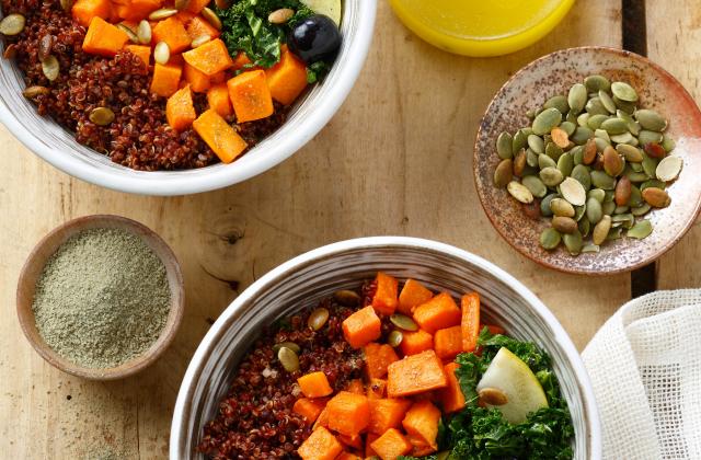 Power Bowl au quinoa, chou kale, patate douce et myrtilles - Le Guérandais