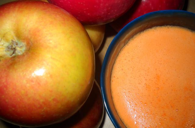Jus de pommes et carottes - Photo par jojo68