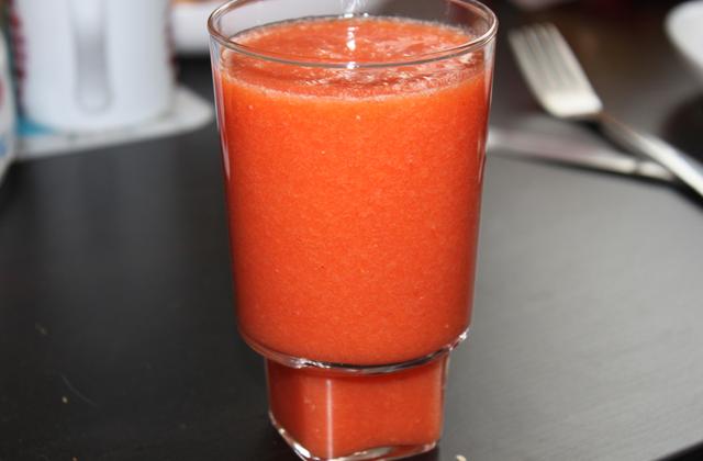 Jus de fruit pomme, orange et fraise - Photo par Daudrey