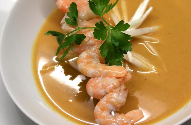 Soupe de crevettes et asperge - Photo par t00000