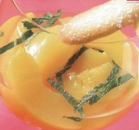 Soupe de pêches, infusion de verveine et langues de chat - Photo par Chez un Chef