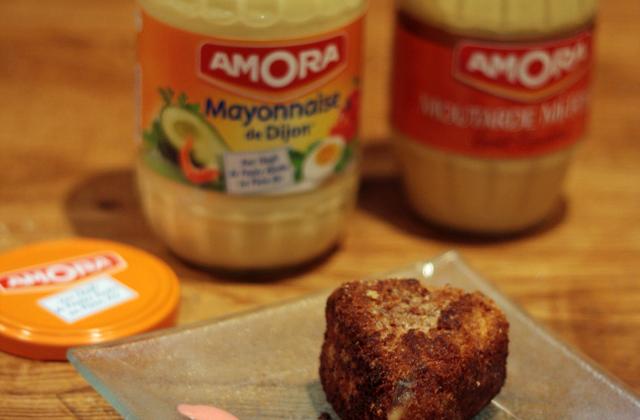 Camembert pané à la sauce rose - Photo par Amora