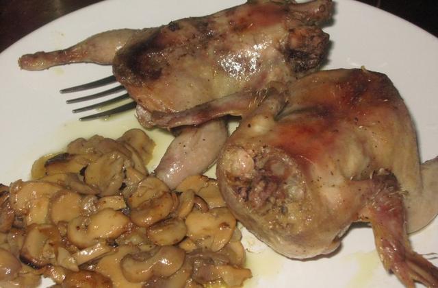 Petites cailles du sud ouest au cœur de papillon figues moelleuses et noix croquantes - Photo par CHRIS DE TOULOUSE
