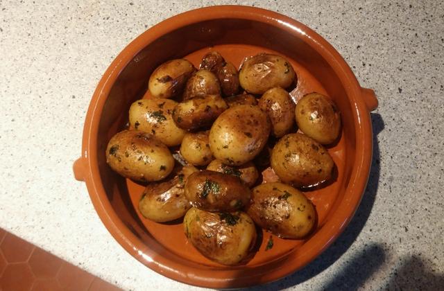 Pommes de terre grenailles sautées au persil et à l'ail - Photo par juju60350