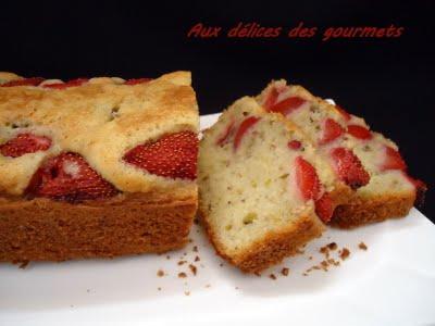 Cake aux fraises et aux pistaches économique - Photo par fimere2