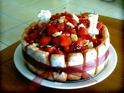 Charlotte aux fraises, rose et litchi - Photo par myskit