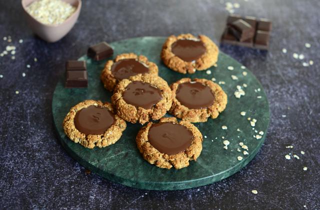 Biscuits aux flocons d'avoine et au chocolat - Nadia Paprikas
