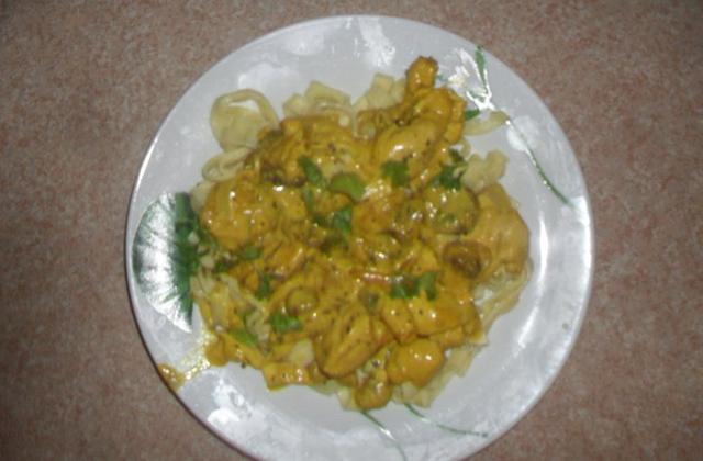 Tagliatelles au poulet et curry - Photo par nioumaM