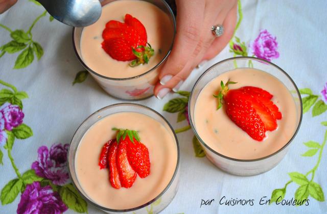 Gariguettes au sirop de basilic et mousse à la fraise tagada - Photo par CuisinonsEnCouleurs