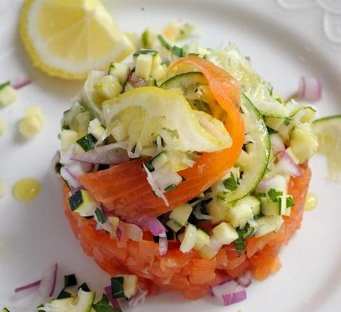 Petit tartare de saumon fumé tout acidulé aux deux citrons !