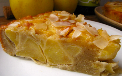 Gâteau de pommes au cidre, amandes et sarasin