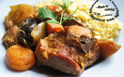 Tajine d'agneau aux coings, oignons et aux fruits secs