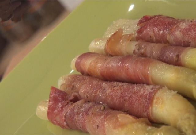 Asperges au jambon et au parmesan