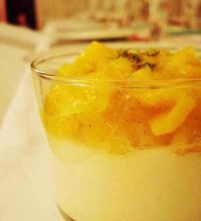 Panacotta au lait de coco, compotée de mangue à la vanille