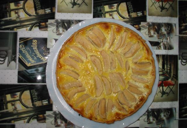 Tarte aux pommes sur lit de crème aux œufs