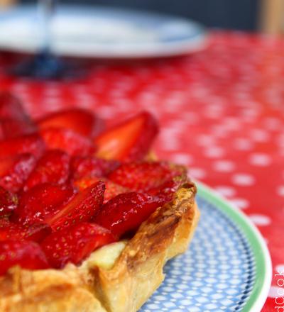 Tarte rhubarbe-curd et fraises