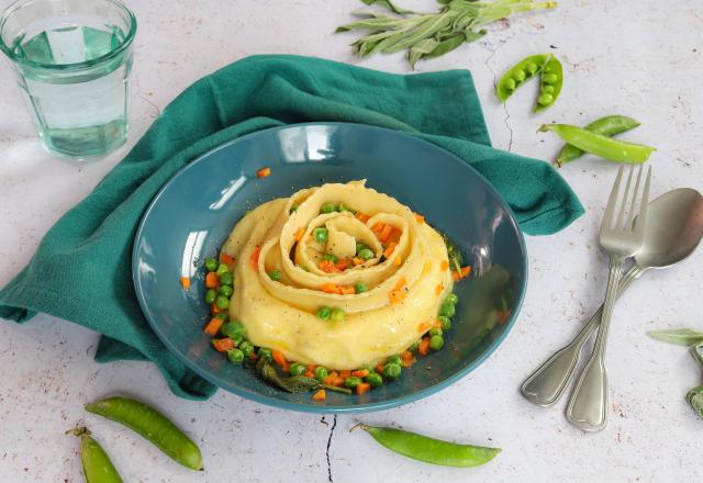 Raviole géante au beurre de sauge, carottes et petits pois