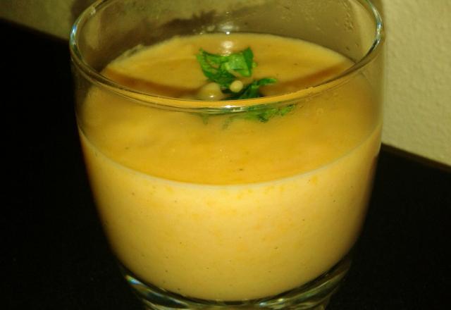 Velouté de carottes et pommes de terre au cumin et Saint morêt