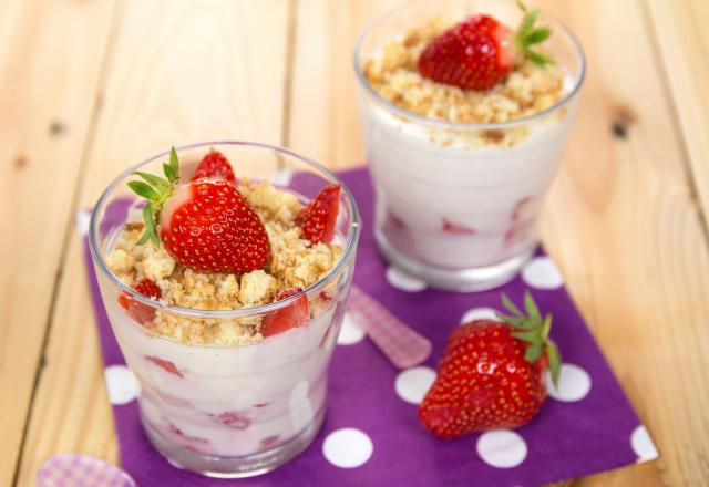 Verrine de ricotta fraise et écrasé de palet breton