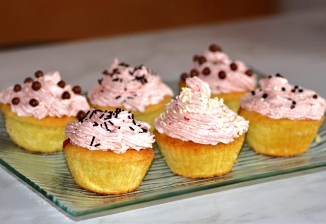 Cupcakes à la framboise et à la noix de coco