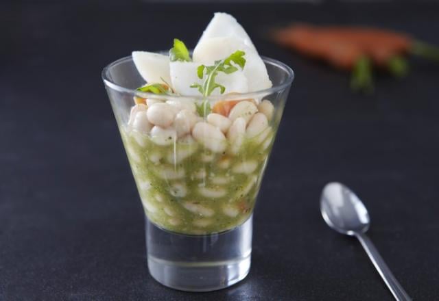 Salade de haricots blancs, cabillaud et pesto de roquette (en verrine)