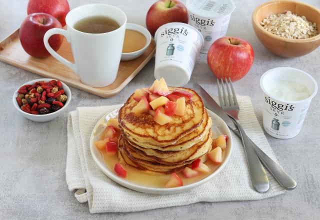 Pancakes au skyr et pommes caramélisées