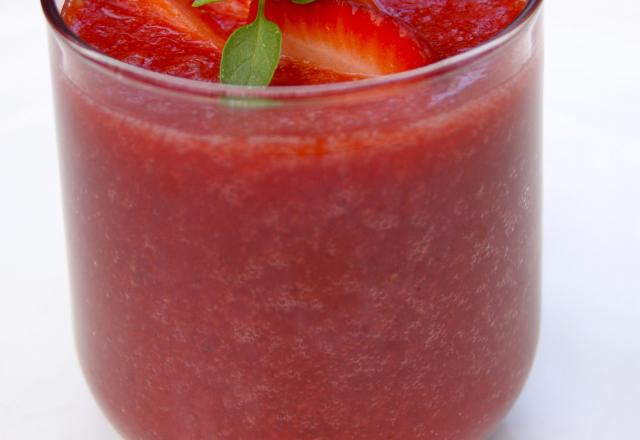 Soupe de fraises Guariguettes au basilic