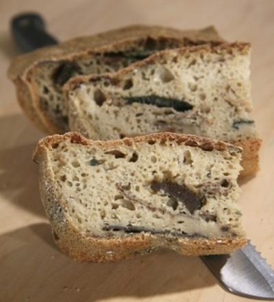 Pain de pommes de terre aux cèpes et à l'ail