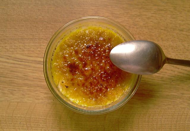 Crème brûlée aux pommes facile