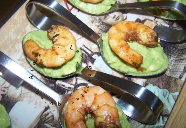 Mise en bouche avocat, crevettes